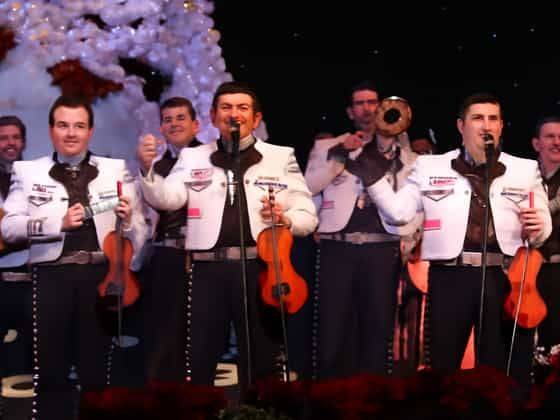Jose Hernandez' Merry-Achi Christmas